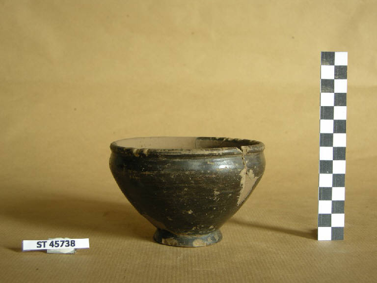 ciotola troncoconica - cultura di Golasecca (fine/inizio secc. VII/ VI a.C.)