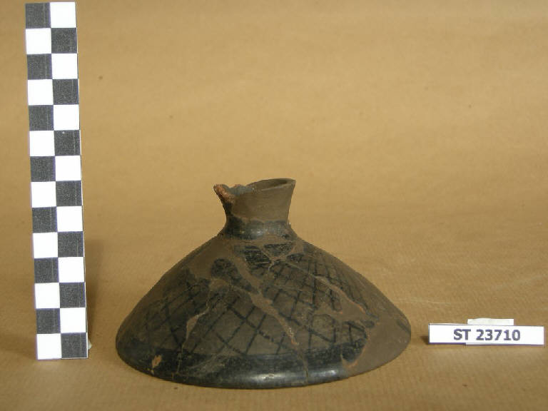 coppa troncoconica - cultura di Golasecca (fine/inizio secc. VII/ VI a.C.)