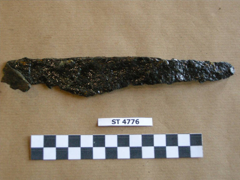 coltello - cultura di Golasecca (fine/inizio secc. VI/ V a.C.)