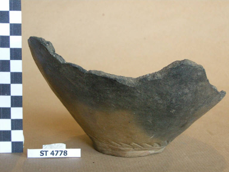 urna biconica - cultura di Golasecca (secc. VIII/ VII a.C.)