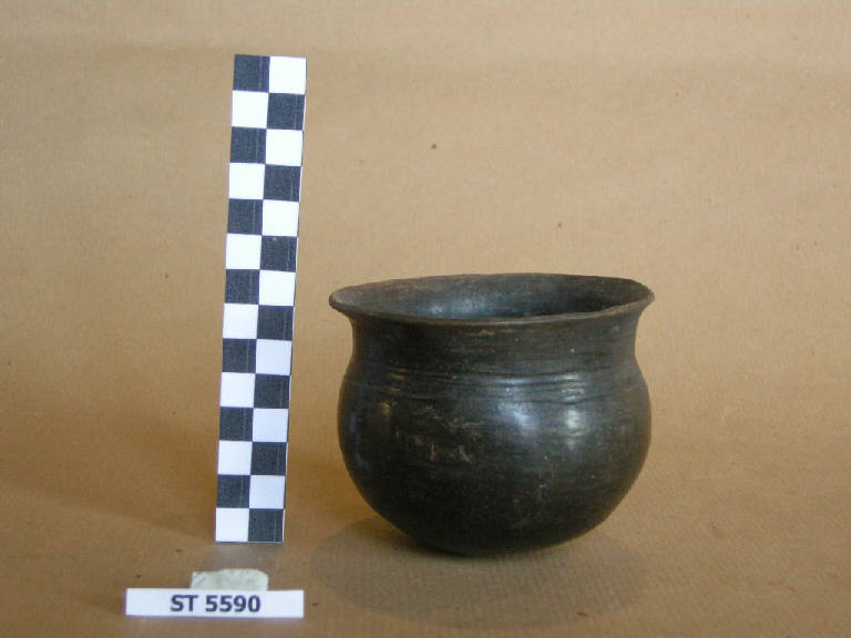 bicchiere globulare - cultura di Golasecca (fine/inizio sec. VII a.C.)