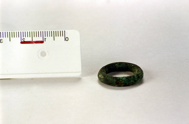 anello - produzione golasecchiana (prima età del Ferro)