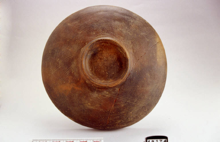 patera ad orlo rientrante, ceramica campana - fase augustea (fine/inizio secc. I a.C. - I d.C.)