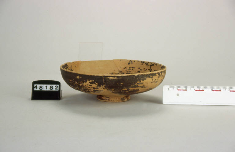 coppetta, Lamboglia 8, ceramica campana B - fase La Tène D 2 (sec. I a.C.)