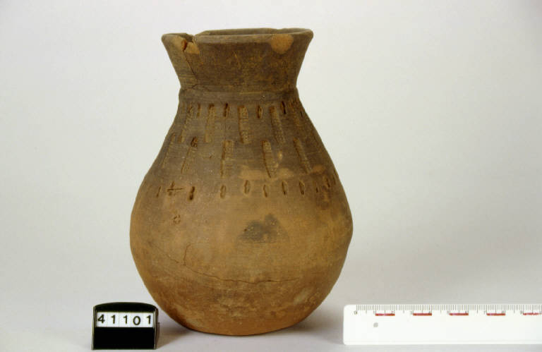 vaso a fiasco - produzione longobarda (prima metà sec. VII d.C.)