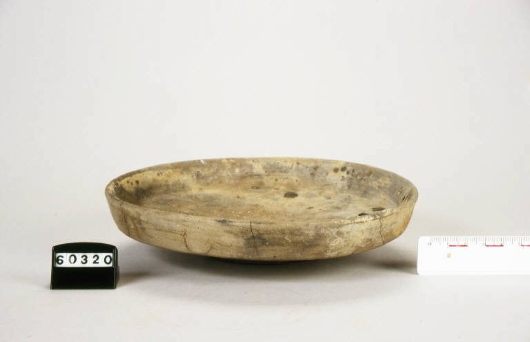patera, Lamboglia 5, ceramica campana B - fase augustea (fine/inizio secc. I a.C. - I d.C.)