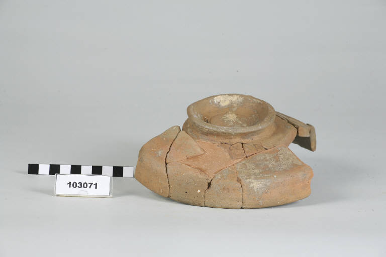 patera, Lamboglia 5, ceramica campana B - fase augustea (fine/inizio secc. I a.C. - I d.C.)