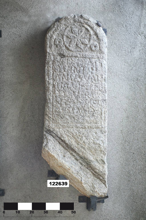 stele funeraria - periodo romano imperiale (secc. II d.C. - III d.C)