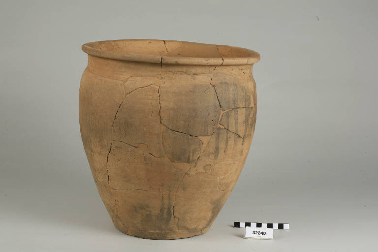 urna - periodo romano imperiale (prima metà sec. II d.C)