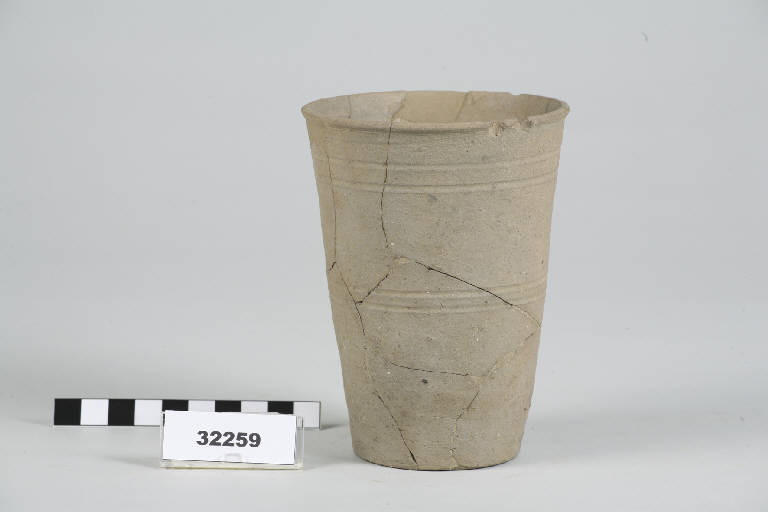 bicchiere troncoconico - periodo romano imperiale (sec. II d.C)
