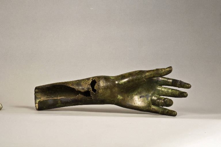 statua femminile/ braccio (sec. I/II d.C.)