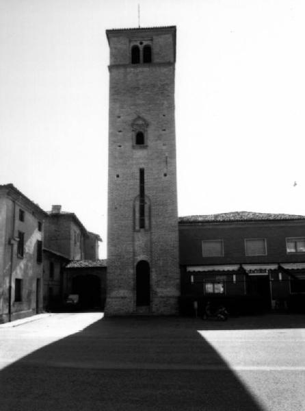 Torre campanaria