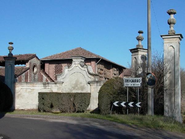 Esedra della Cascina Trognano