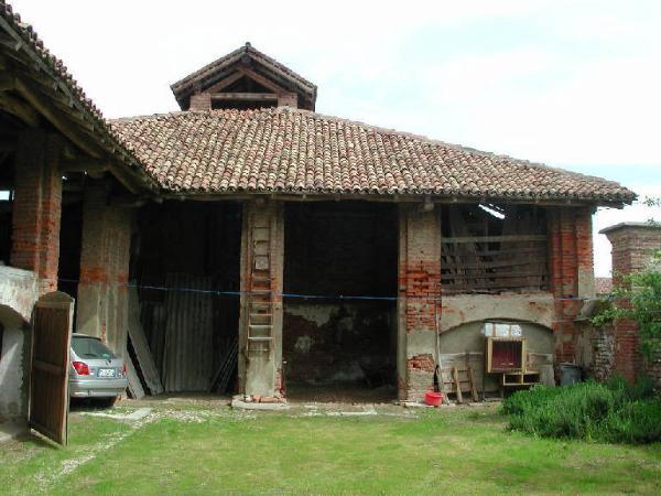 Portico della corte del casaro della Cascina Tavernasco