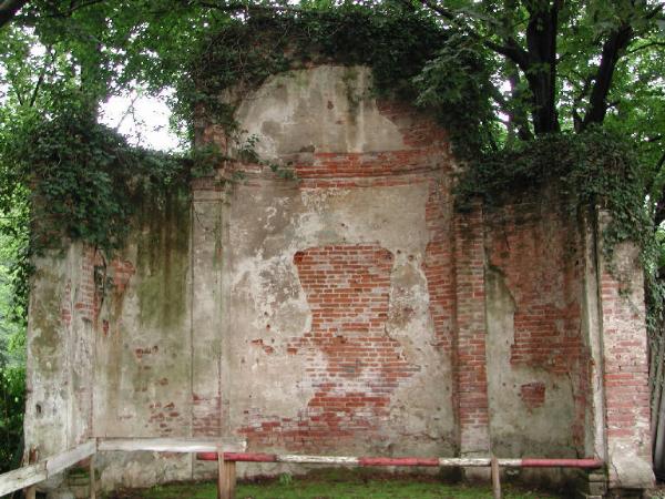 Corte nobile, giardini, cinta muraria di Villa Mirabello