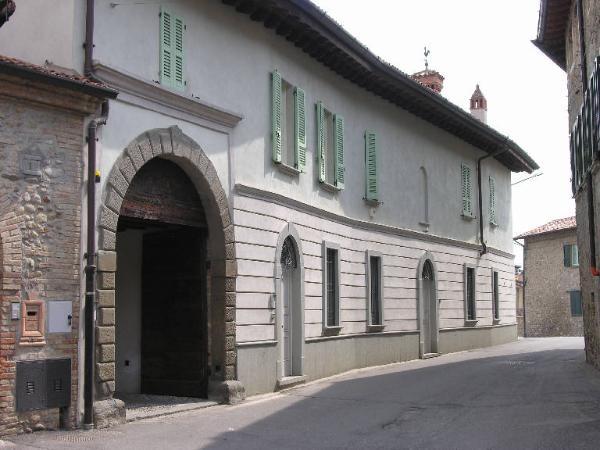 Cascina Via Trieste 3 - complesso