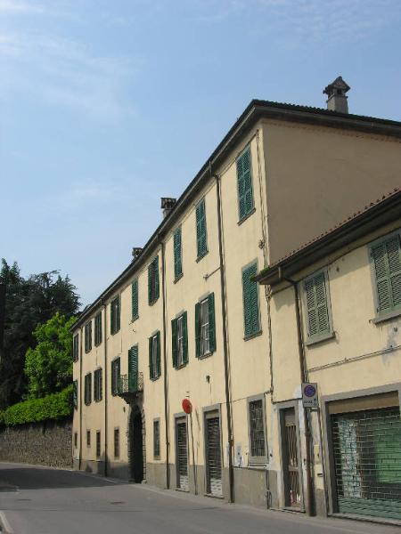 Palazzo Via Cavour 42