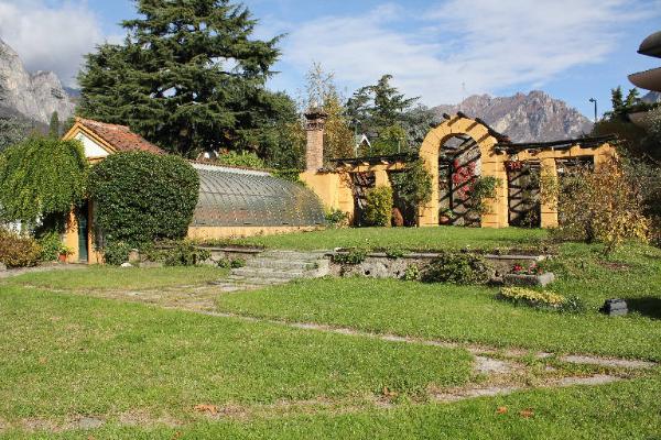Villa Fiocchi, serra e pergolato