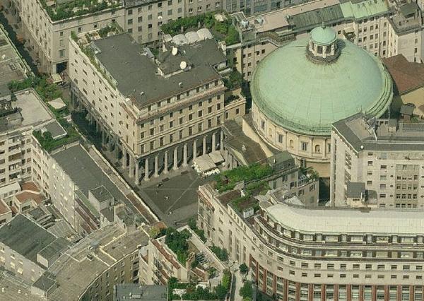 Edificio Piazza S. Carlo 1