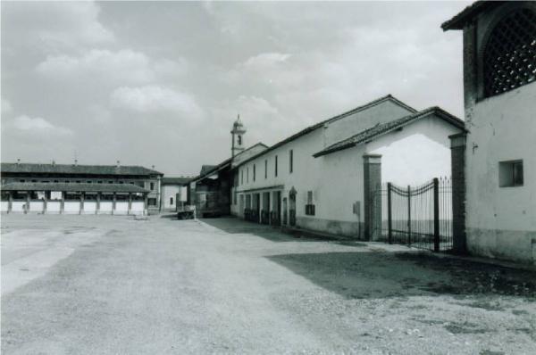 Cascina Mezzanino - complesso