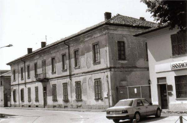 Cascina Via Cavour 5