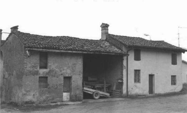 Cascina Via Piave 71A - complesso