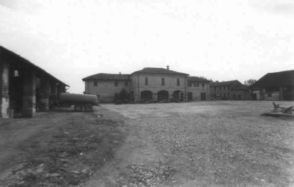 Cascina Portadore Basso - complesso