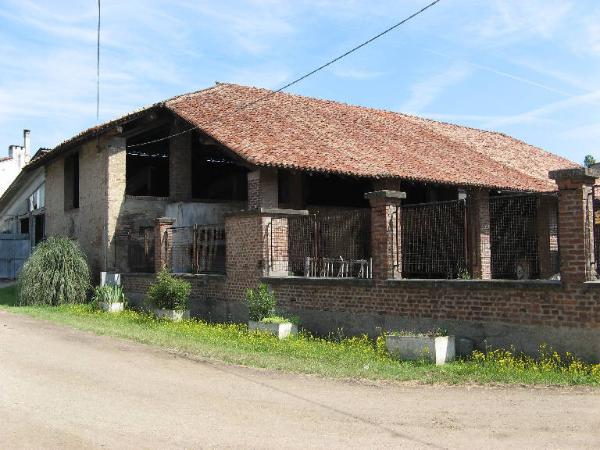 Stalla con portico della Cascina Arcagnago