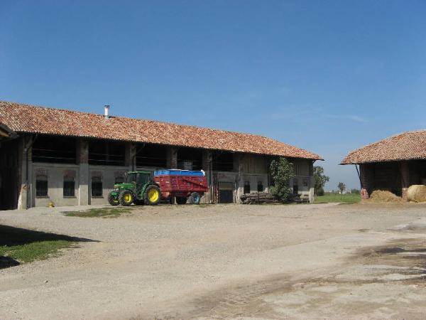 Stalla con portico della Cascina Villandolo