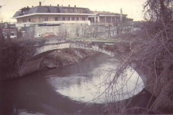 Ponte della vecchia strada provinciale Cerca