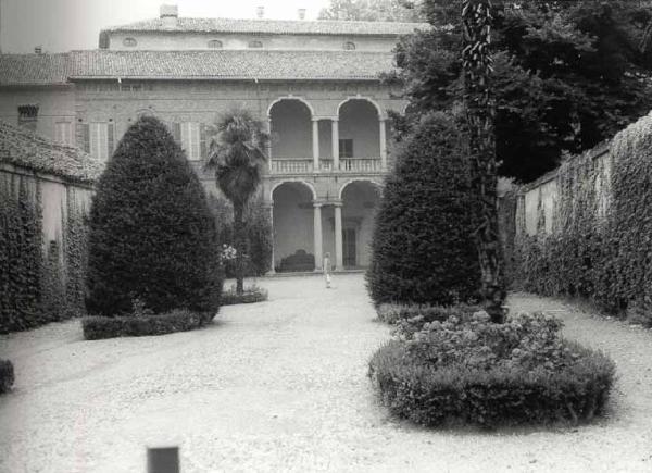 Villa Borri, Manzoli