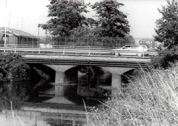 Ponte sul Canale Villoresi