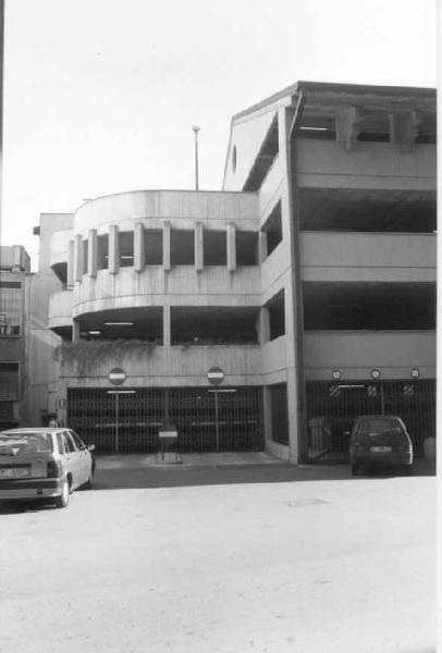 Autosilo Via Pennati 8