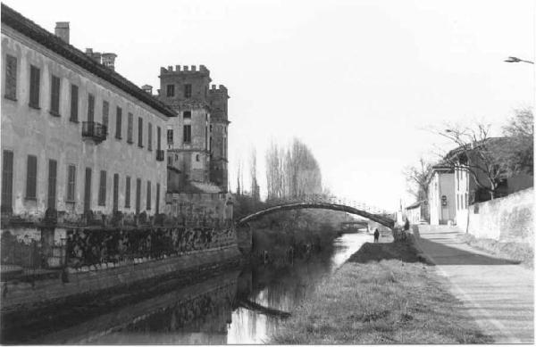 Ponte pedonale sul Naviglio Grande