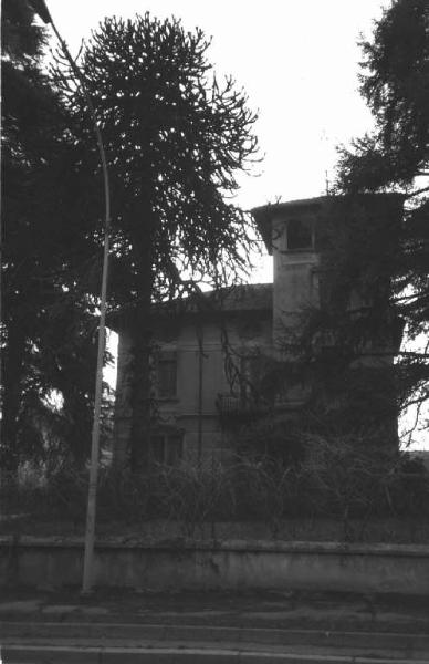Villa con torre