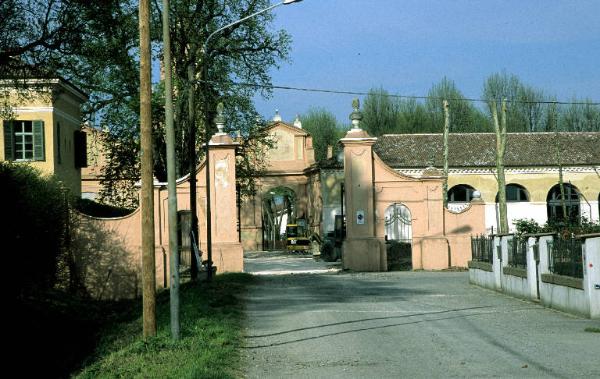 Corte Maraini, Guerrieri Gonzaga - complesso