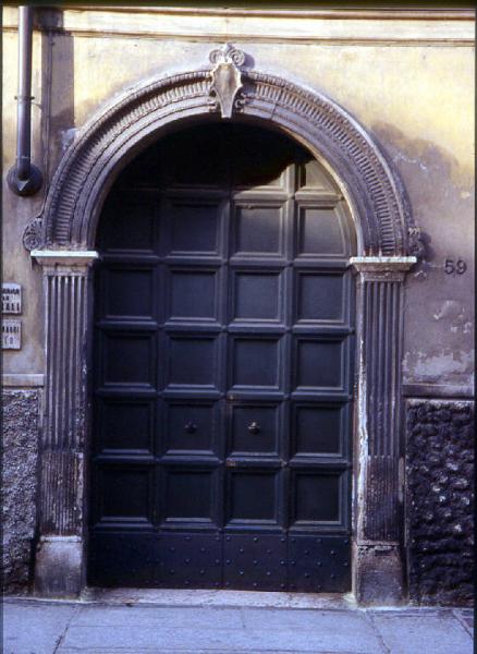 Casa Resti-Ferrari