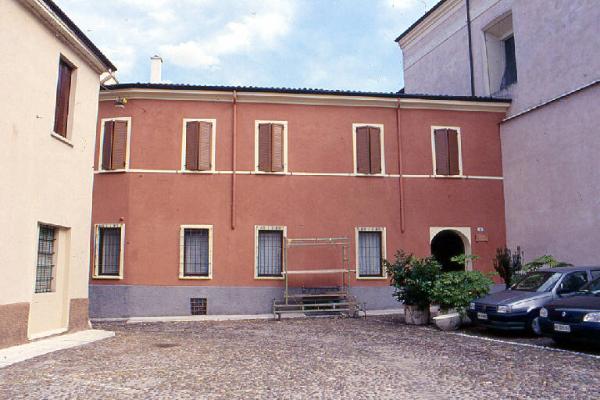 Casa Piazza San Leonardo 9