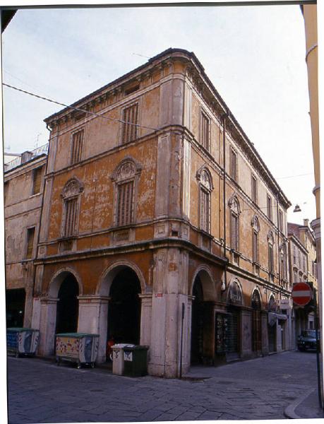 Casa Corso Umberto I 47-49