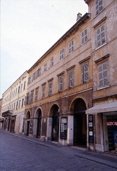 Casa Corso Umberto I 27-33