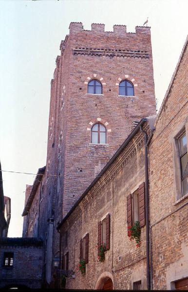 Casa Torre in Vicolo Bonacolsi