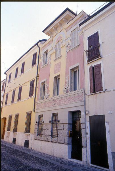 Casa Via Montanara e Curtatone 23