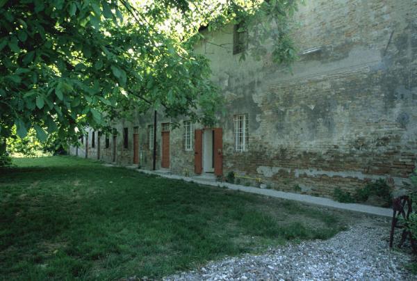 Casa dei salariati di Villa Guerrieri-Gonzaga