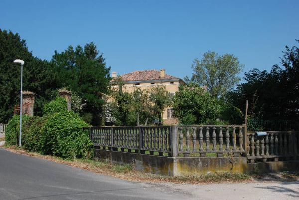 Palazzetto a Quingentole