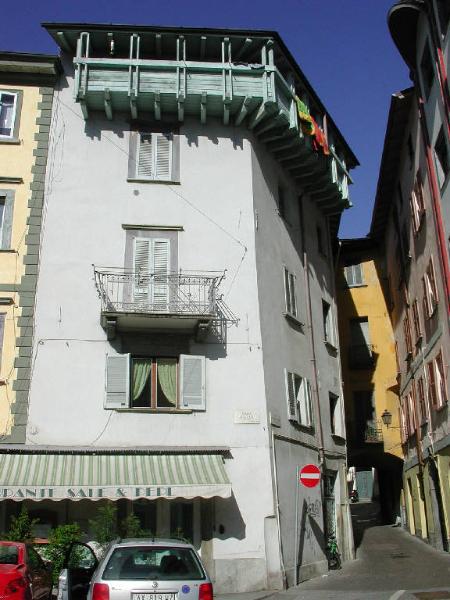 Casa Piazza Cavour 13