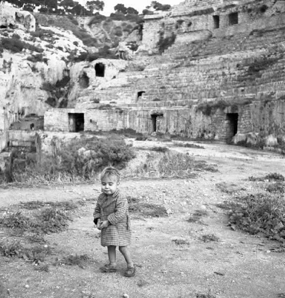 Italia del Sud. Sardegna - Cagliari - anfiteatro romano - ritratto femminile - bambina