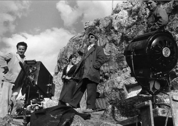 Matera. Alberto Lattuada e l'attrice May Britt sul set del film "La lupa" di Alberto Lattuada