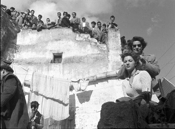 Matera. L'attrice Giovanna Ralli sul set del film "La lupa" di Alberto Lattuada