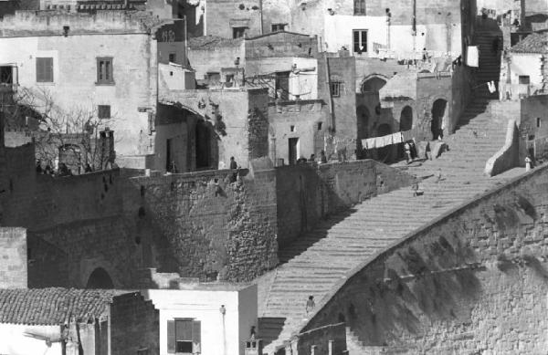 Matera. Sopralluoghi per il film "La Lupa". Veduta della città