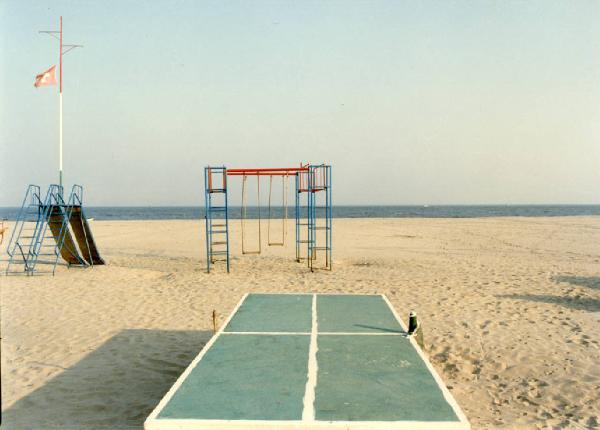 Il profilo delle nuvole. Lido di Volano - Spiaggia - Tavolo da ping-pong - Giochi per bambini - Altalena - Scivolo - Mare